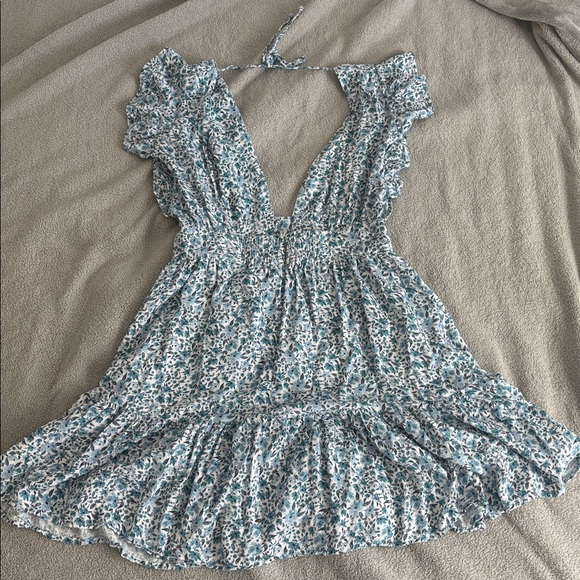 Floral Blue and White deep cut dress - Picture 2 of 2